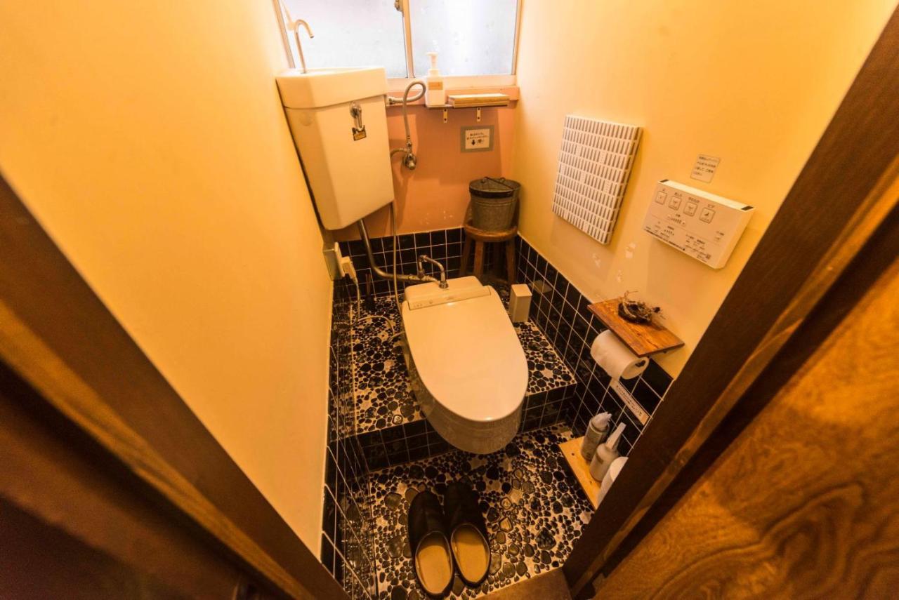 Book & Guesthouse Hitotomaru Тоёока Экстерьер фото